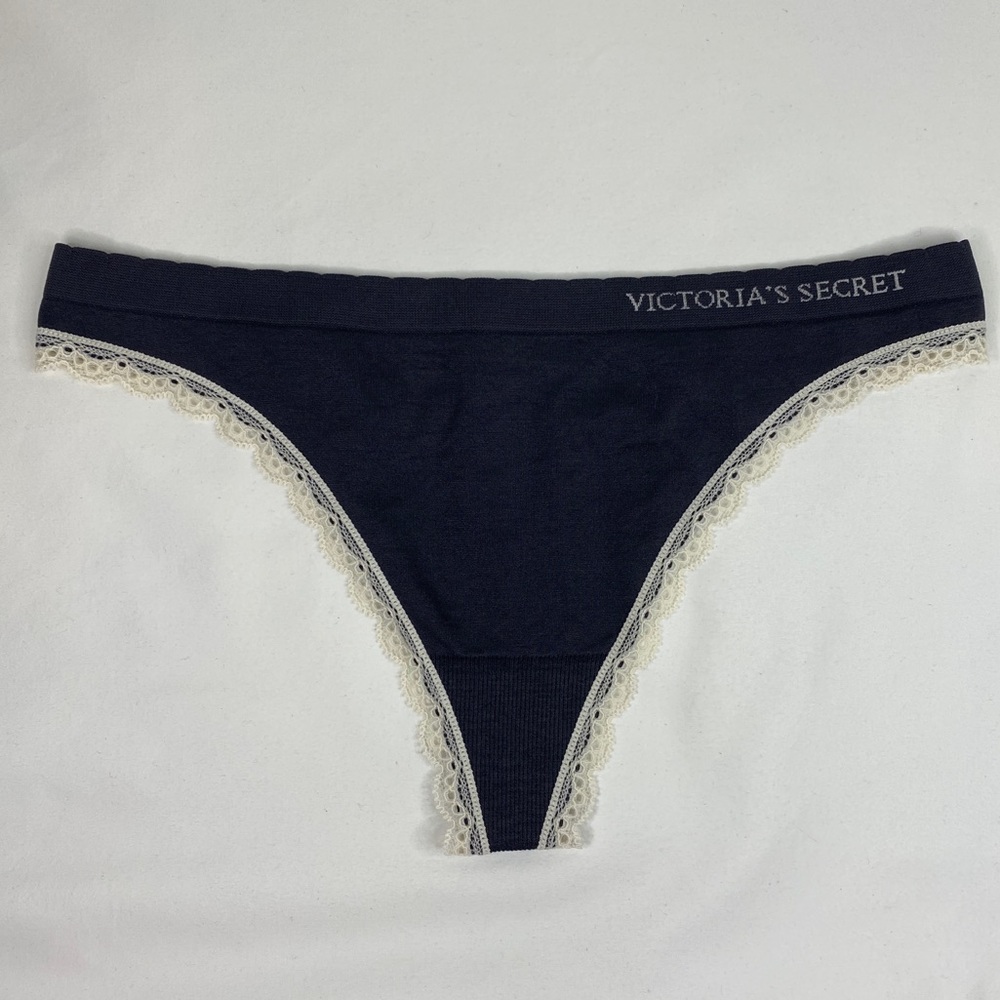 New Victoria’s Secret Thong Medium